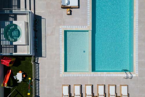Rosmerta Villa, Chic & Prestigious!