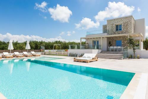 Rosmerta Villa, Chic & Prestigious!