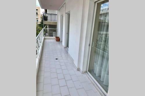 Elina's Spacious Apartment In Patras