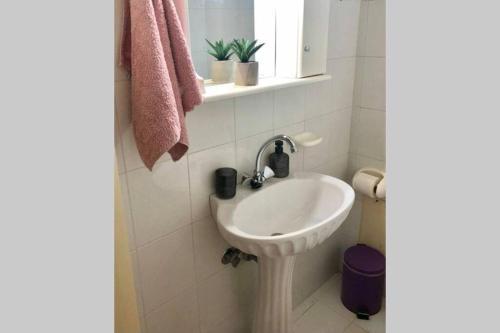 Elina's Spacious Apartment In Patras