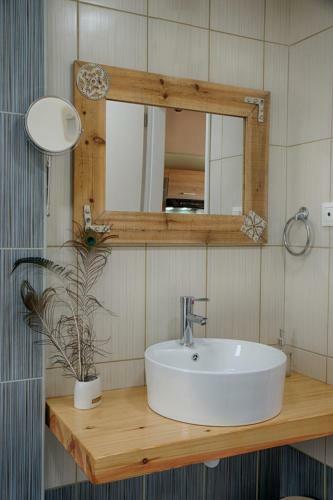 Modern Eco Friendly Villa Close To Town