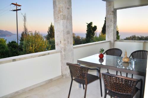 House Lemoni, Apartment C - Pelekas, Corfu
