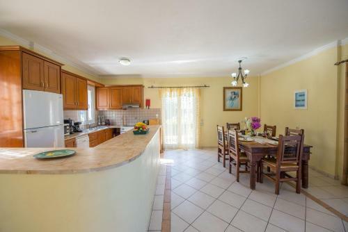 Villa Lenio Perithia Loutses
