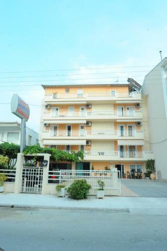 Aparthotel Aris