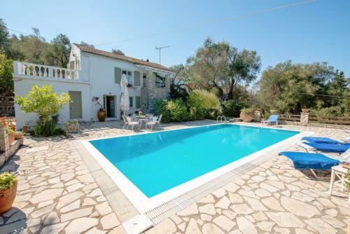Villa Mamma Mar, Magazia