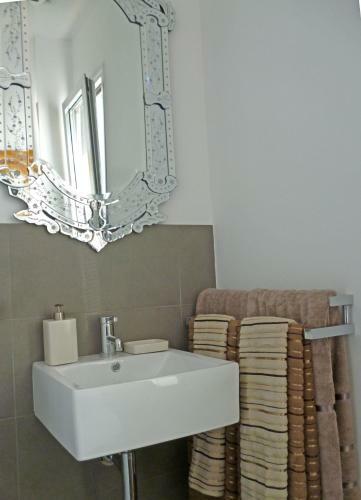 Hostal Opera House Paxos
