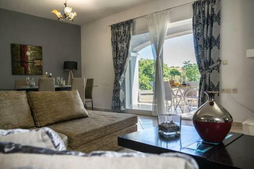 Villa Gravanis Ir Home