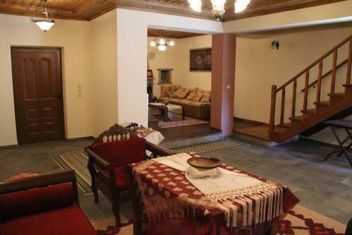 Elatos Country House