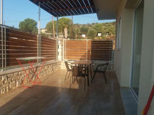 Nereids Apartments-pronoe