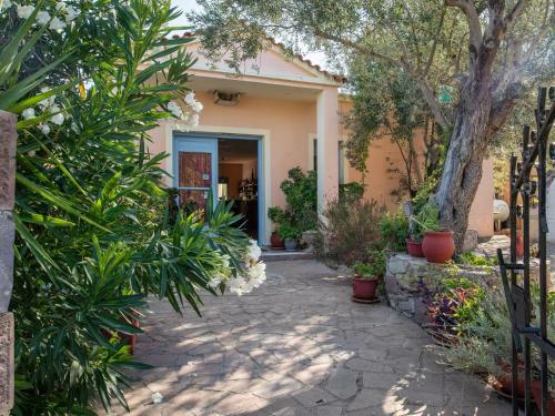 Enticing Apartment In Lesbos Island With Pool