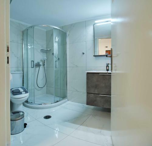 Panos Apartments