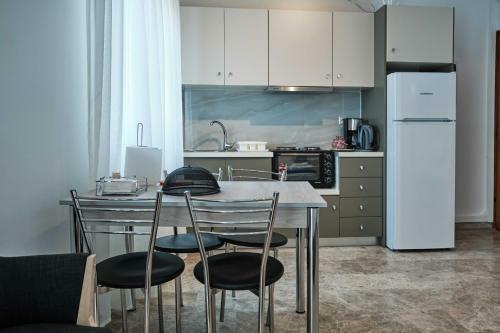 Panos Apartments
