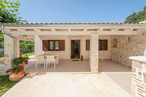 Villa Valtos Apartments