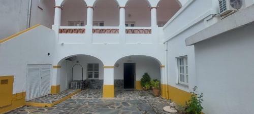 Hostal Guesthouse Da Vila