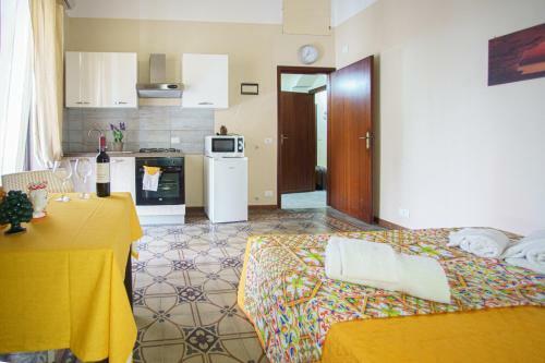 Domus Aurea Apartment Cefal�