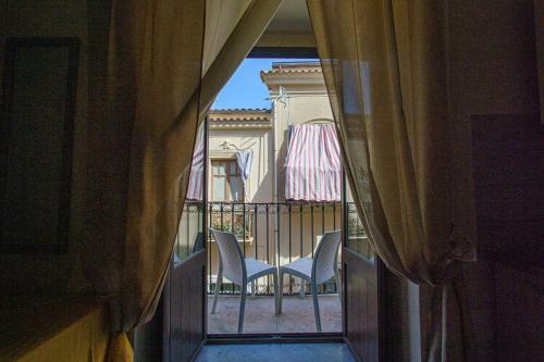 Domus Aurea Apartment Cefal�