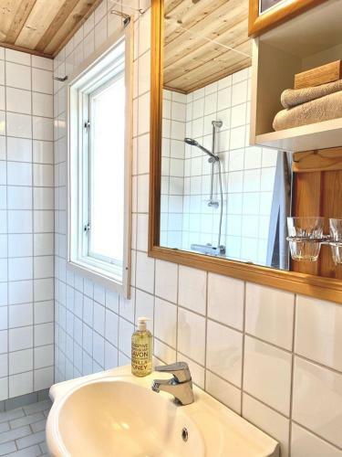 Stort Og Autentisk Hus I Skj�k - Kort Vei Til Lom!