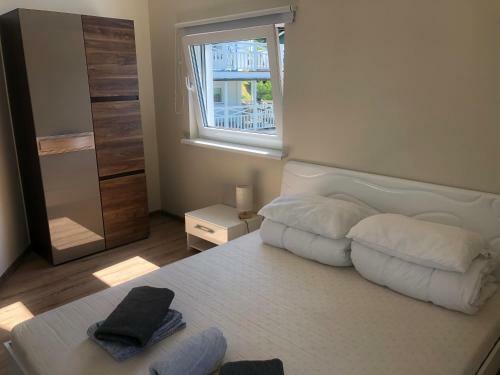 J�lster Holiday Home