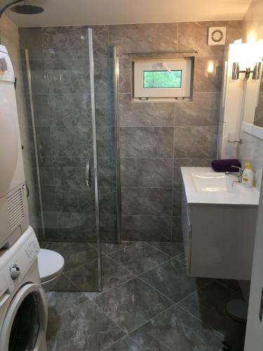 J�lster Holiday Home