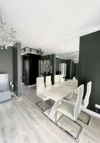 Selling Sunset Apartaments 2