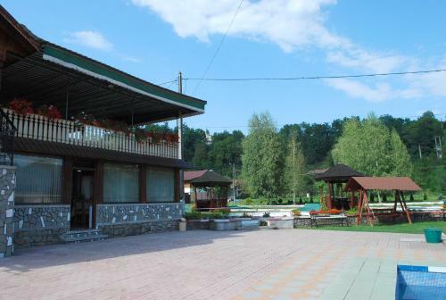 Hostal Pensiunea Lacurile Pastravilor