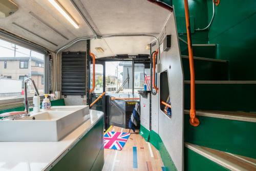 Londonbushotel & Wooddy