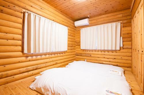 Londonbushotel & Wooddy