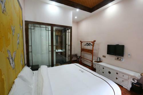 Hostal Rose Courtyard