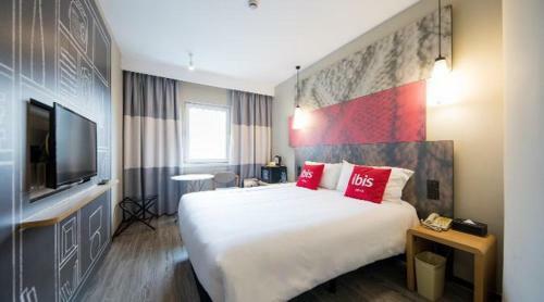 Ibis Urumqi Weixing Square Hotel