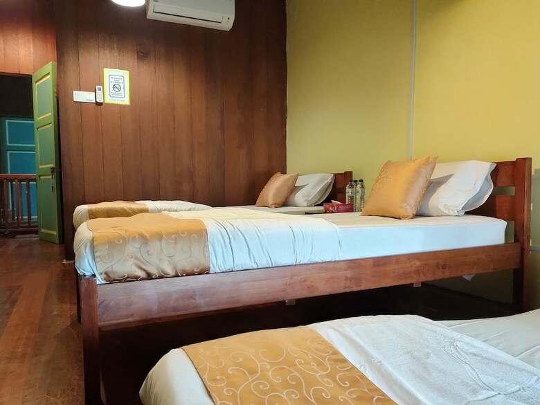 Hostal Lang Hoose