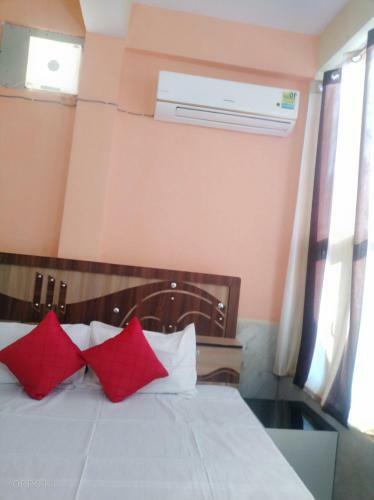 Oyo 86461 Sawariya Hotel
