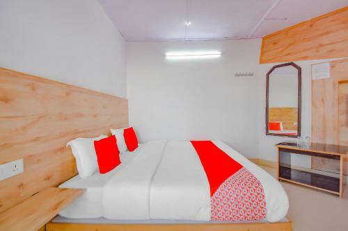 Hotel Collection O 73655 Whispering Oaks