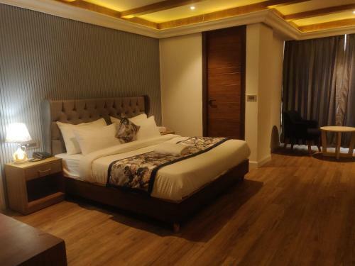Hotel Sapling By Lujo Grand
