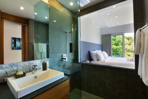 Villa Beyond-namaste 15 Bedroom Fully Staffed Seaview Villa