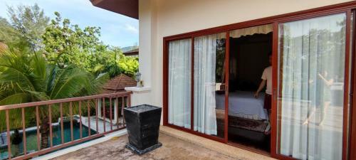 Cast Away Villa's Winson