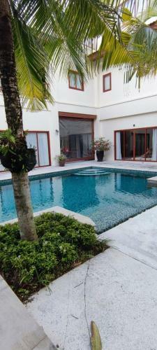 Cast Away Villa's Winson