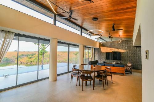 Villa Saffronstays Glistening Waters