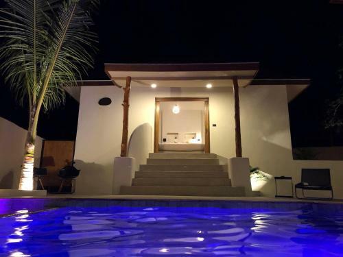 Baan Bai Mai, 2 Villas, 8 Bedrooms For 16 Guests