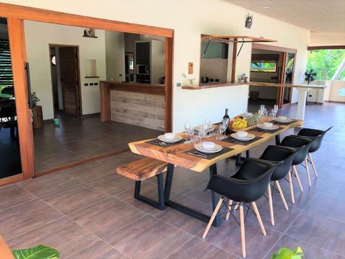 Baan Bai Mai, 2 Villas, 8 Bedrooms For 16 Guests