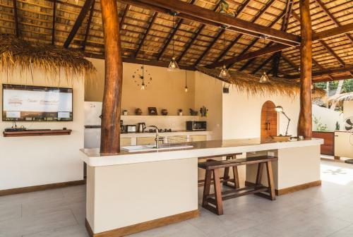Baan Bai Mai, 2 Villas, 8 Bedrooms For 16 Guests