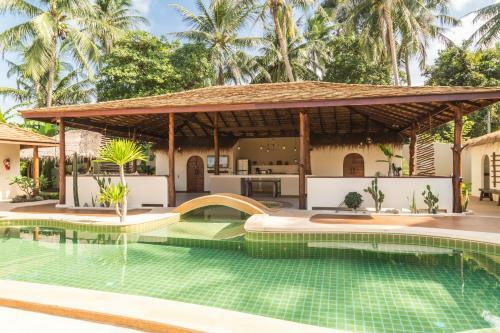 Baan Bai Mai, 2 Villas, 8 Bedrooms For 16 Guests