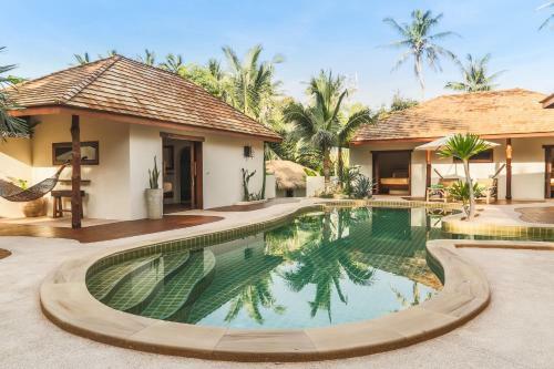 Baan Bai Mai, 2 Villas, 8 Bedrooms For 16 Guests