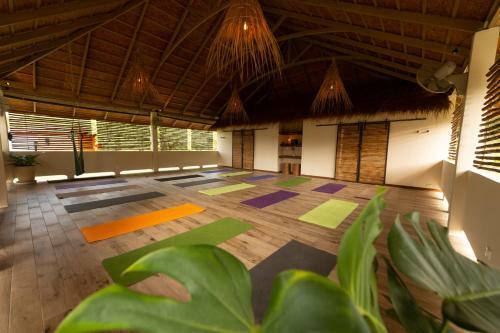 Baan Bai Mai, 2 Villas, 8 Bedrooms For 16 Guests