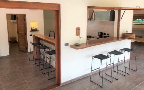 Baan Bai Mai, 2 Villas, 8 Bedrooms For 16 Guests