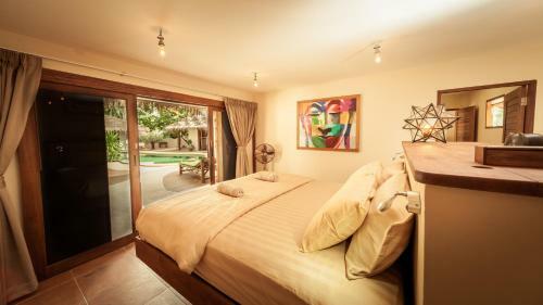 Baan Bai Mai, 2 Villas, 8 Bedrooms For 16 Guests