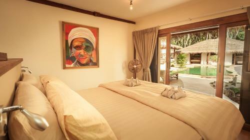 Baan Bai Mai, 2 Villas, 8 Bedrooms For 16 Guests