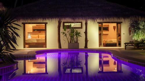 Baan Bai Mai, 2 Villas, 8 Bedrooms For 16 Guests