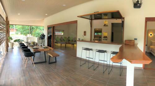 Baan Bai Mai, 2 Villas, 8 Bedrooms For 16 Guests
