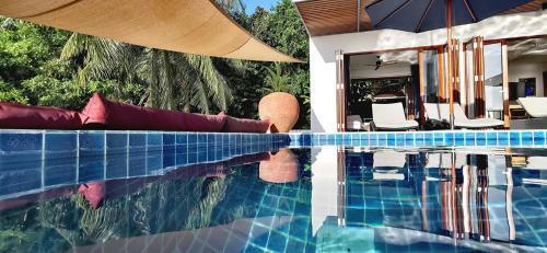 Folie Bleue Villa