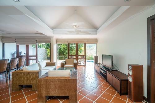 Villas In Nakatani Village By Lofty